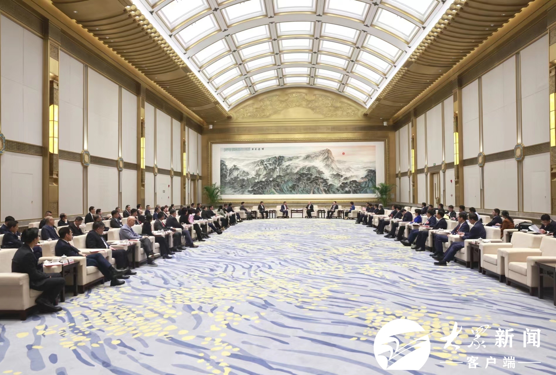省政协十三届二次会议合影 省政协十三届二次会议合影.jpg
