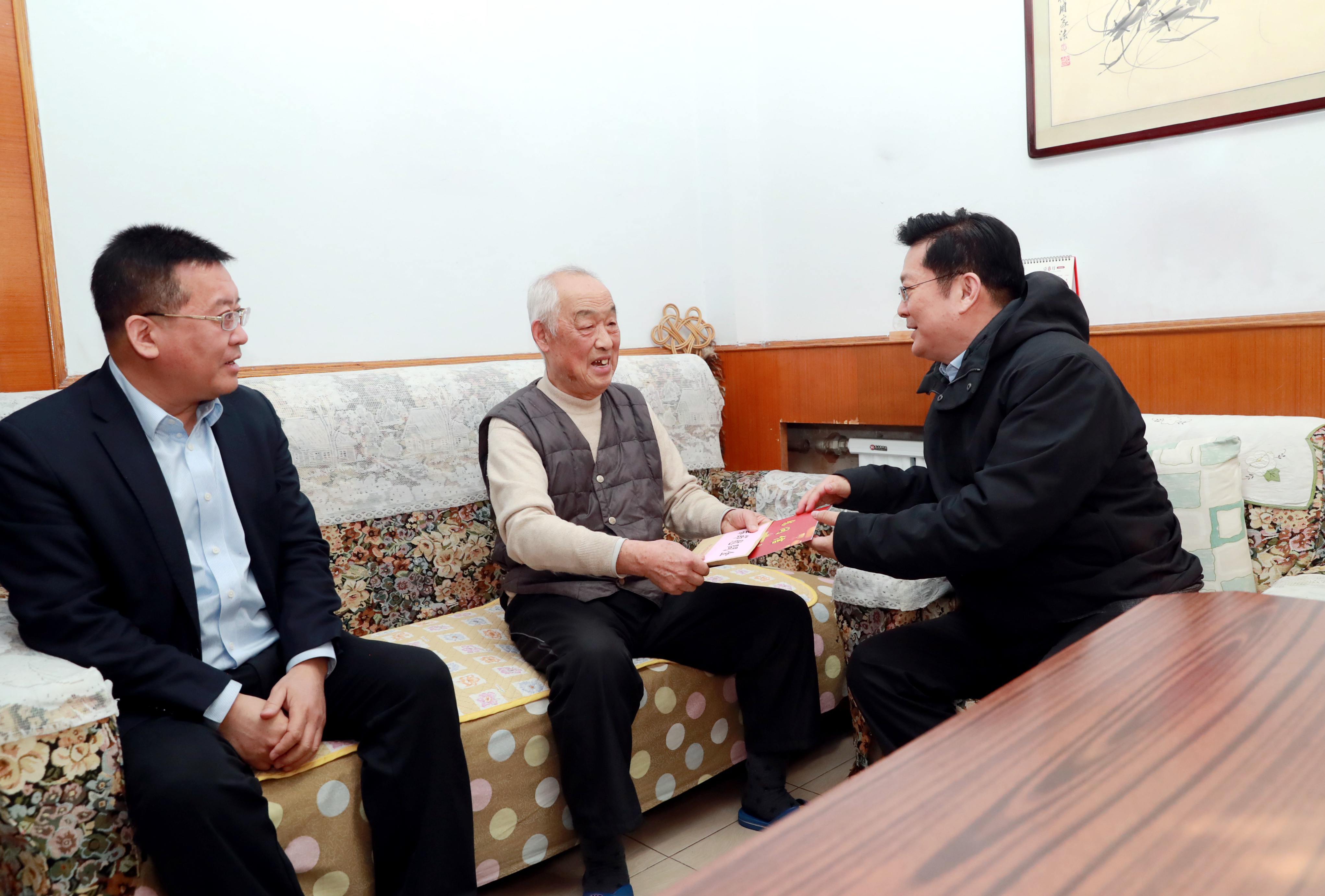 慰问老干部1 慰问老干部1.jpg