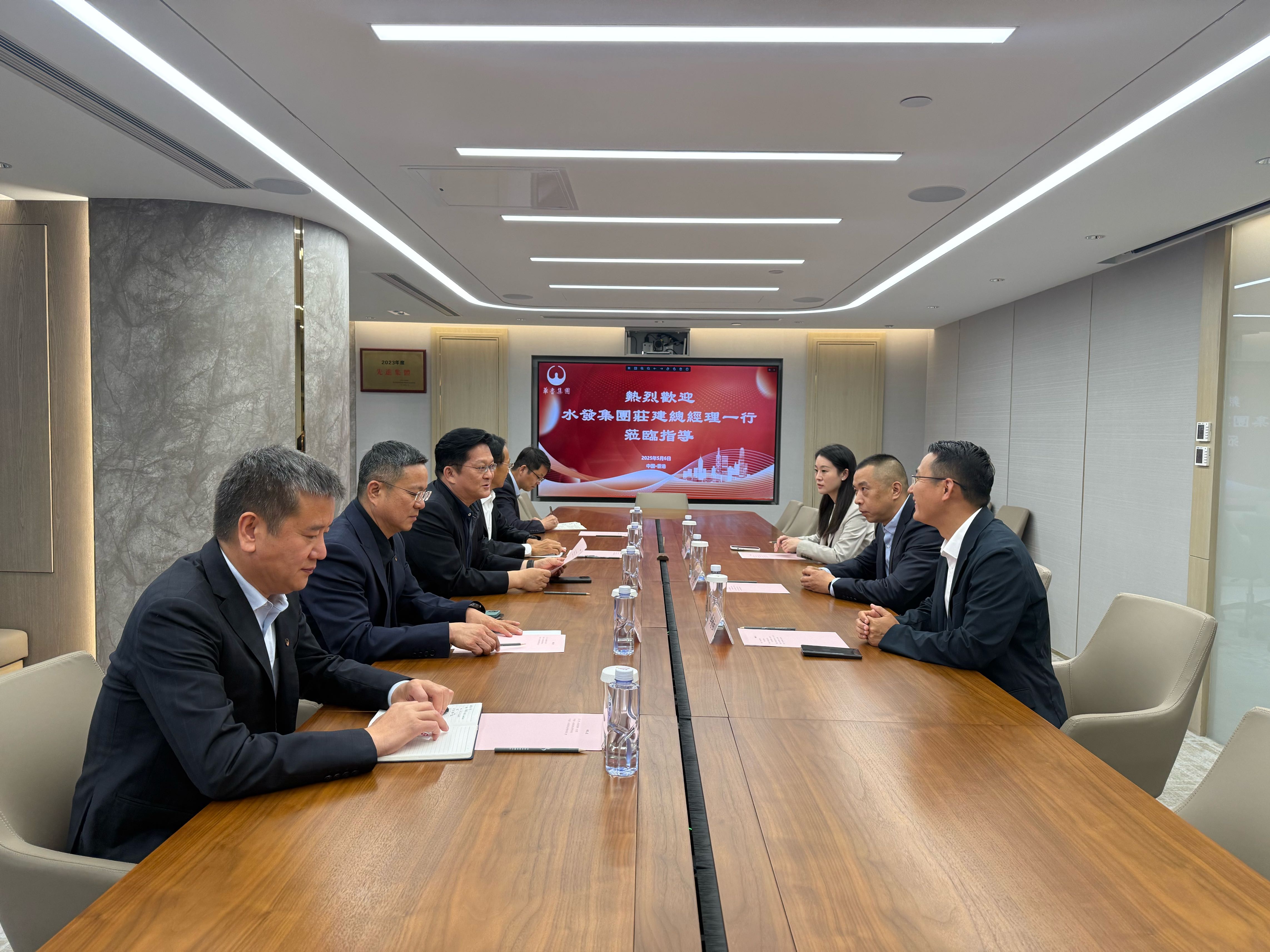 2dae69b98d63f83db4c9b42a5e787f96 2dae69b98d63f83db4c9b42a5e787f96.jpg